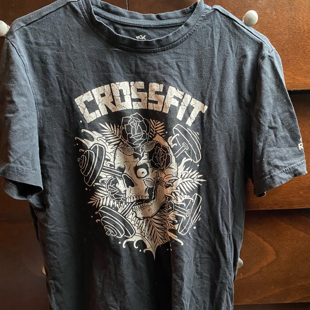 4 medium men’s Reebok CrossFit shirt bundle